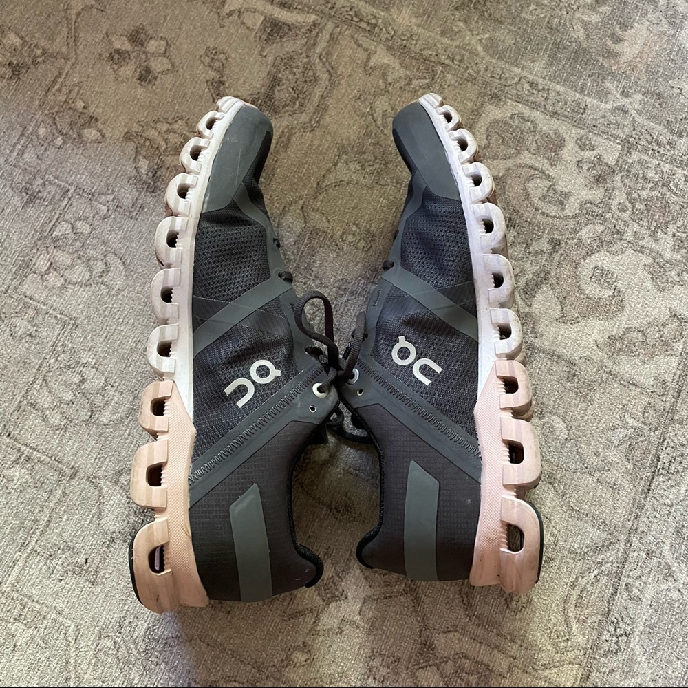 on running tennis shoes sneakers gray pink black - Picture 4 of 10